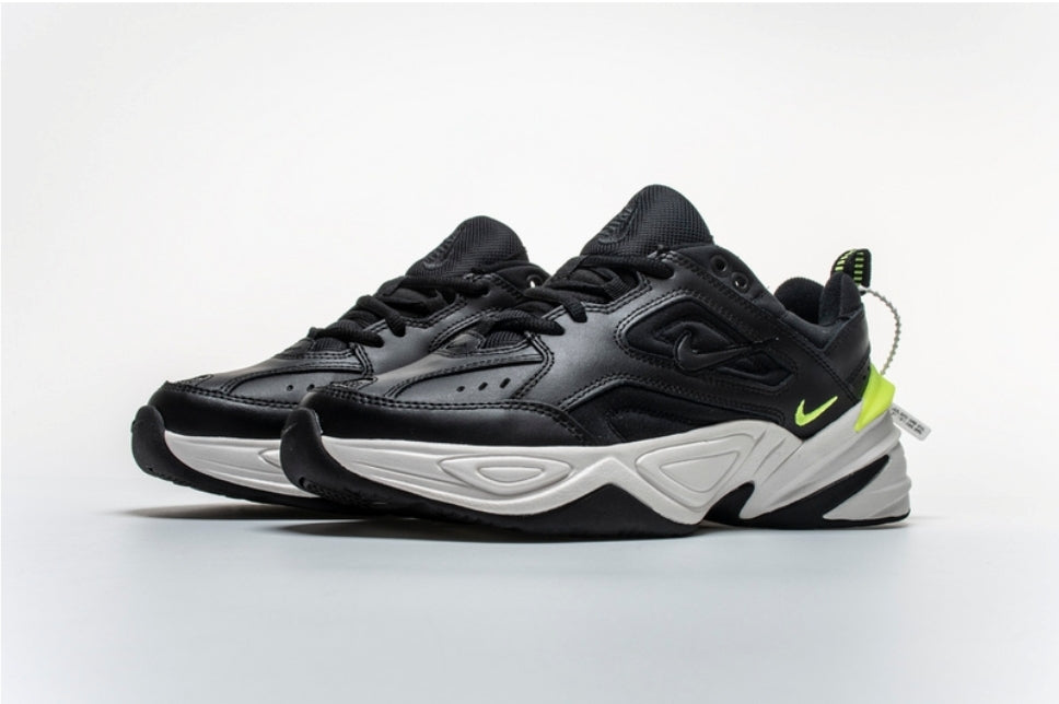 Les baskets Nike Air Tekno design audacieux. rétro-futuriste en fait un choix incontournable.pas cher. Le moins cher. Innovation