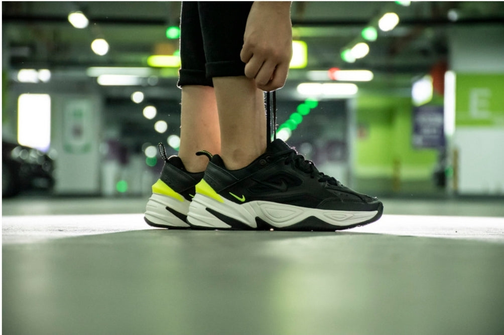 Les baskets Nike Air Tekno design audacieux. rétro-futuriste en fait un choix incontournable.pas cher. Le moins cher. Innovation