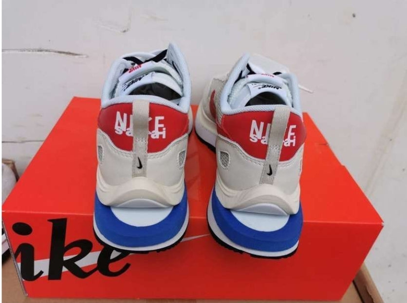 Les Baskets Nike LDWaffle x Sacai combinent style audacieux et innovation. Leur design surdimensionnées . Pas cher. Le moins cher.