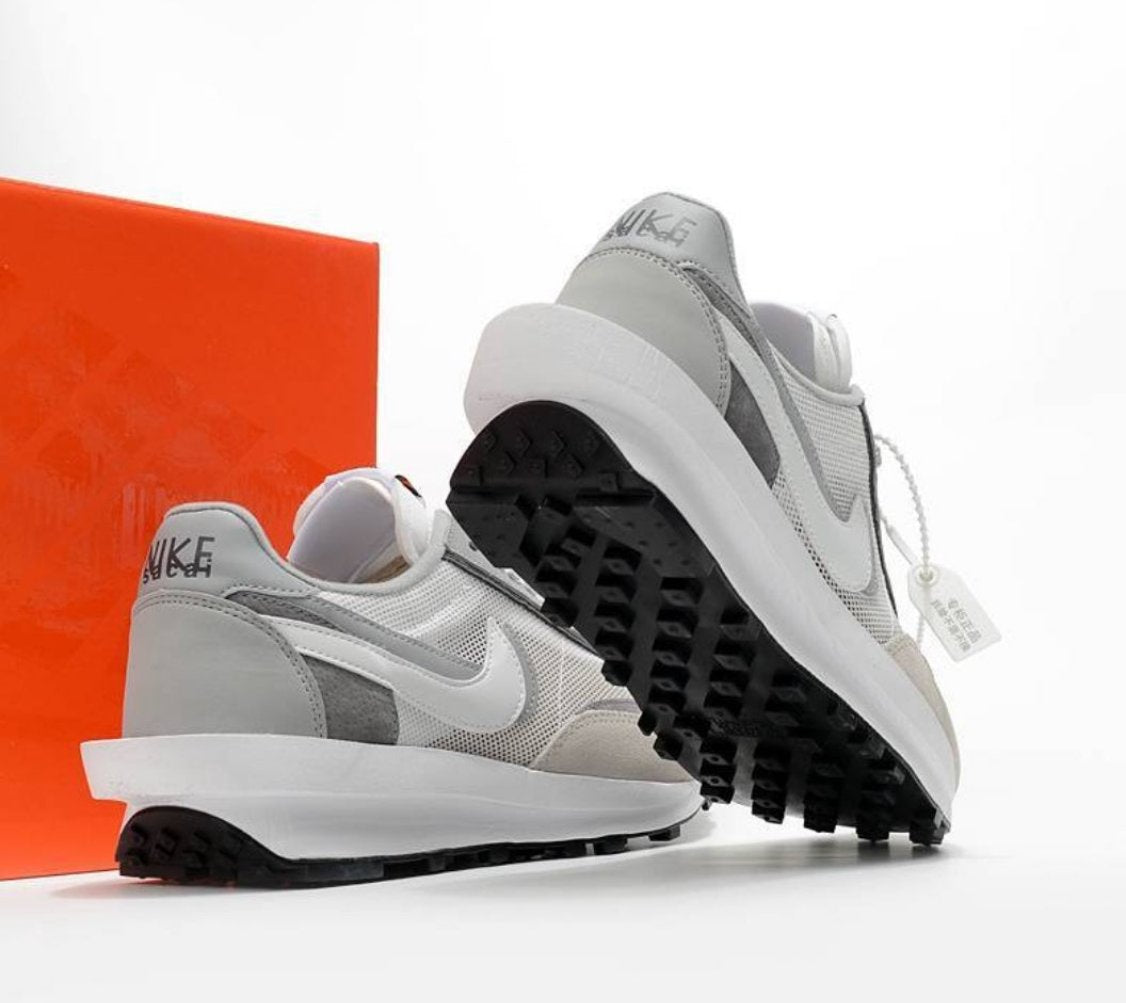 Les Baskets Nike LDWaffle x Sacai combinent style audacieux et innovation. Leur design surdimensionnées . Pas cher. Le moins cher.