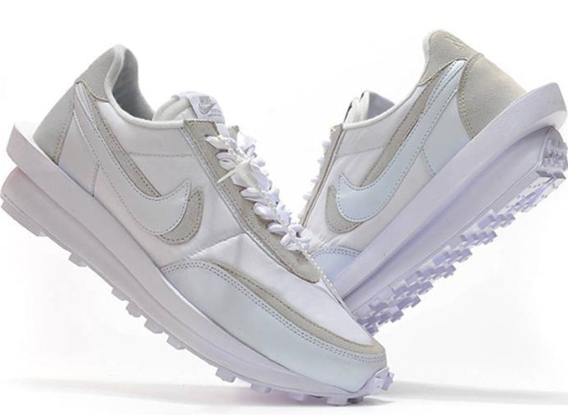 Les Baskets Nike LDWaffle x Sacai combinent style audacieux et innovation. Leur design surdimensionnées . Pas cher. Le moins cher.