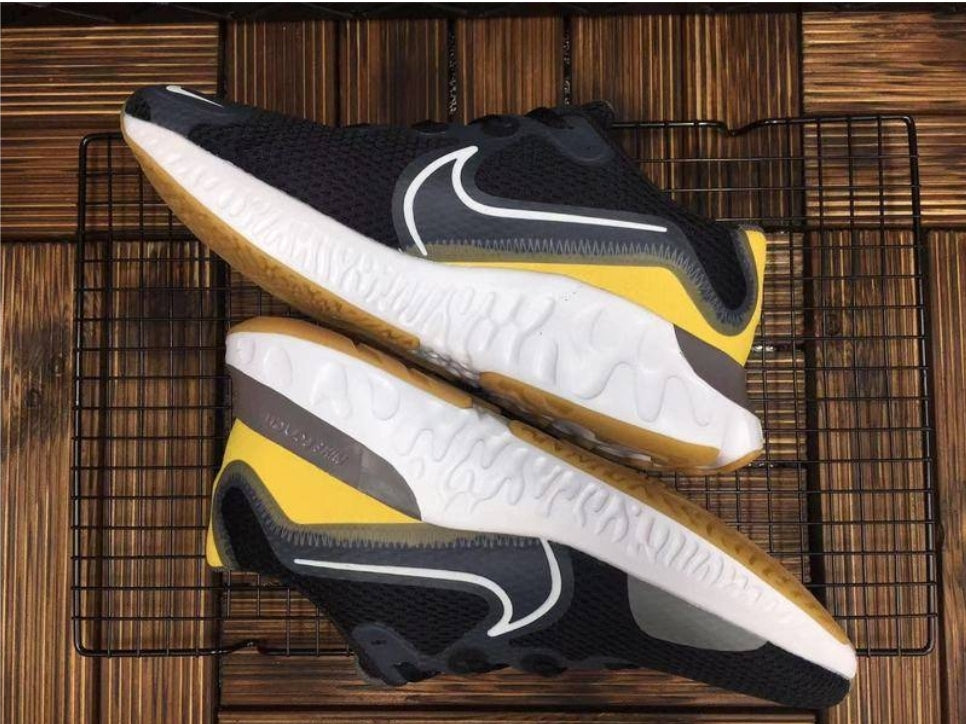 Nike renew run