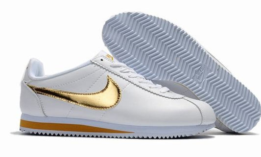 Les baskets Nike Cortez offrent un style intemporel et une silhouette emblématique. Leur design rétro et leurs matériaux de qualité. Pas cher. Le moins cher.