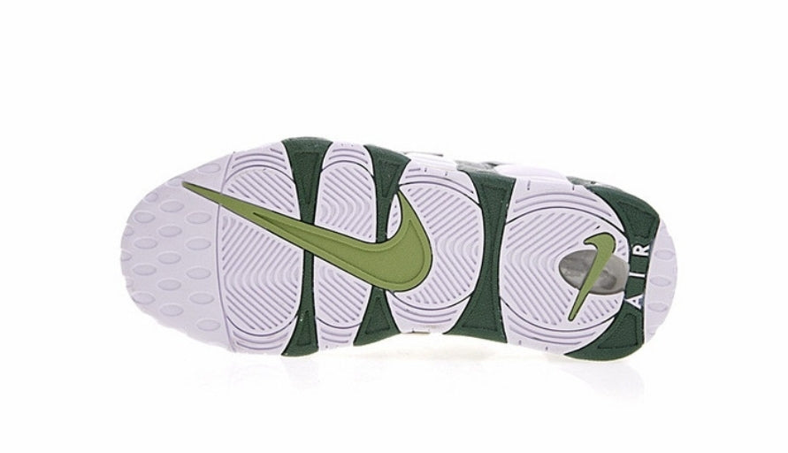 Les baskets Nike Air Uptempo combinent style audacieux et innovation. Leur design emblématique et leurs lettres surdimensionnées . Pas cher. Le moins cher.