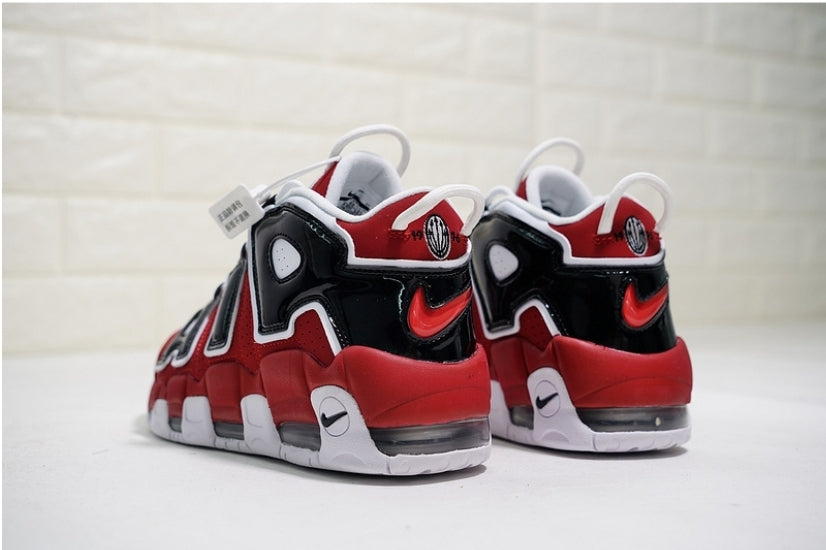 Les baskets Nike Air Uptempo combinent style audacieux et innovation. Leur design emblématique et leurs lettres surdimensionnées . Pas cher. Le moins cher.