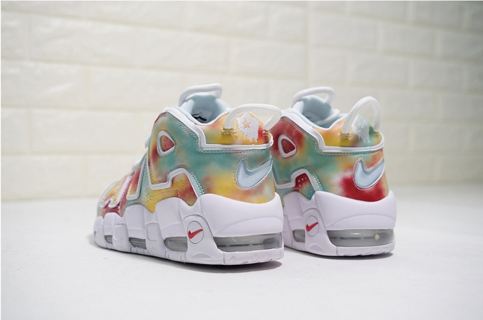 Les baskets Nike Air Uptempo combinent style audacieux et innovation. Leur design emblématique et leurs lettres surdimensionnées . Pas cher. Le moins cher.