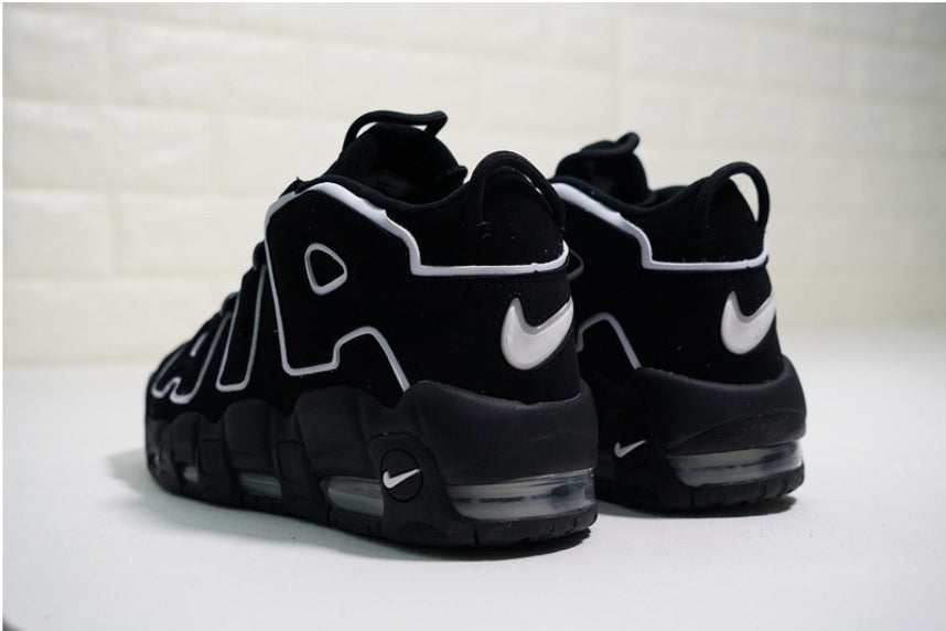 Les baskets Nike Air Uptempo combinent style audacieux et innovation. Leur design emblématique et leurs lettres surdimensionnées . Pas cher. Le moins cher.