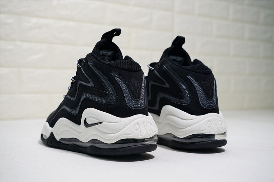 Les baskets Nike Air Uptempo combinent style audacieux et innovation. Leur design emblématique et leurs lettres surdimensionnées . Pas cher. Le moins cher.