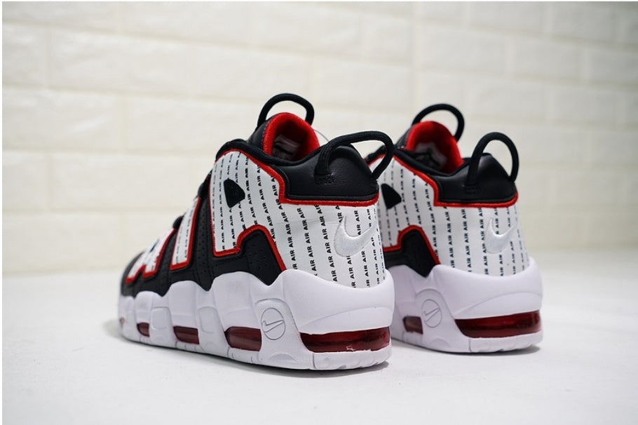 Les baskets Nike Air Uptempo combinent style audacieux et innovation. Leur design emblématique et leurs lettres surdimensionnées . Pas cher. Le moins cher.