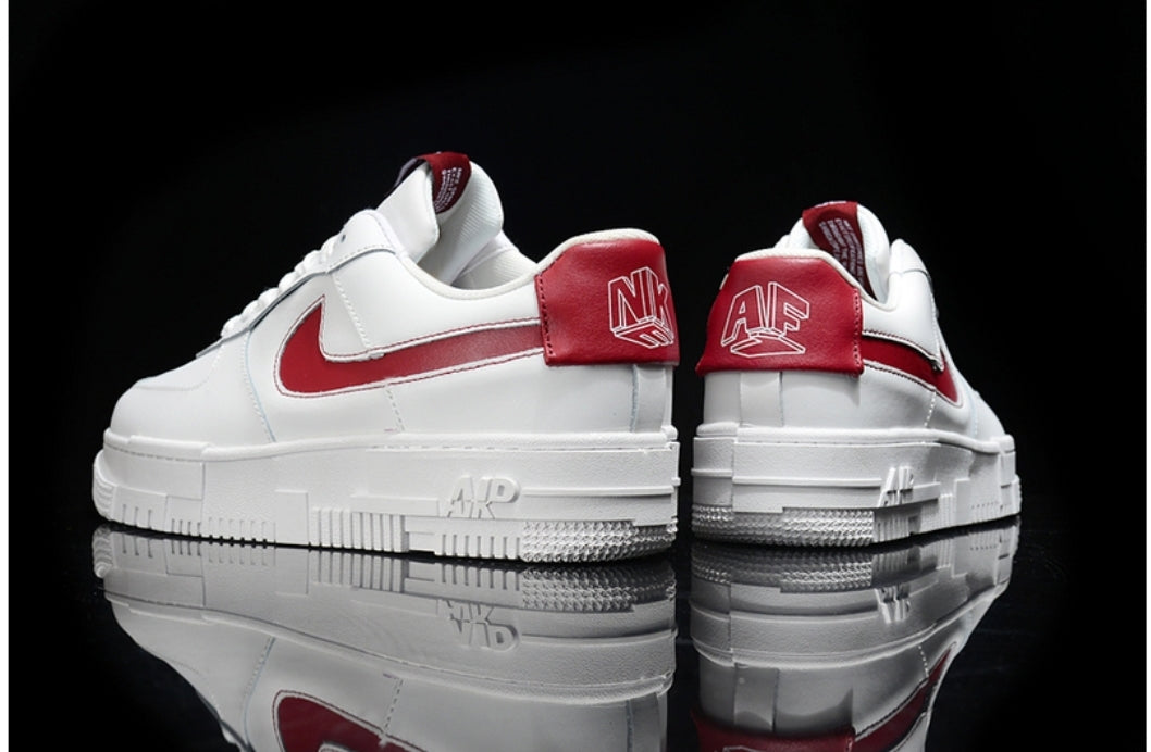 Les baskets Nike Air Force 1 Pixel allient style et performance, créant une expérience unique. Leur design audacieux.pas cher. Le moins cher.