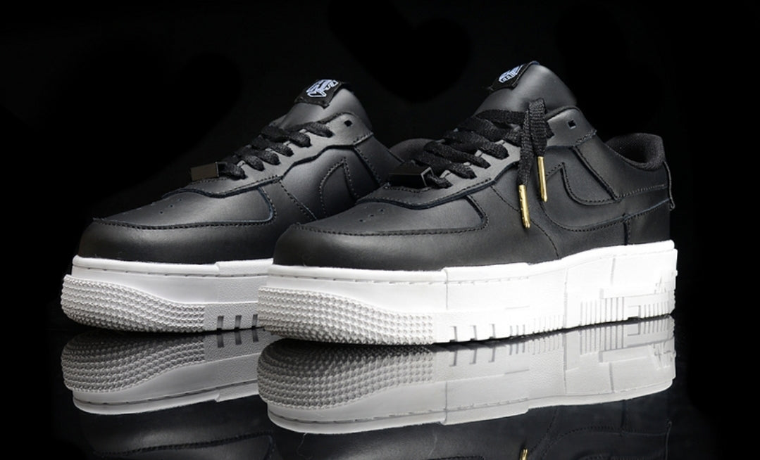 Les baskets Nike Air Force 1 Pixel allient style et performance, créant une expérience unique. Leur design audacieux.pas cher. Le moins cher.