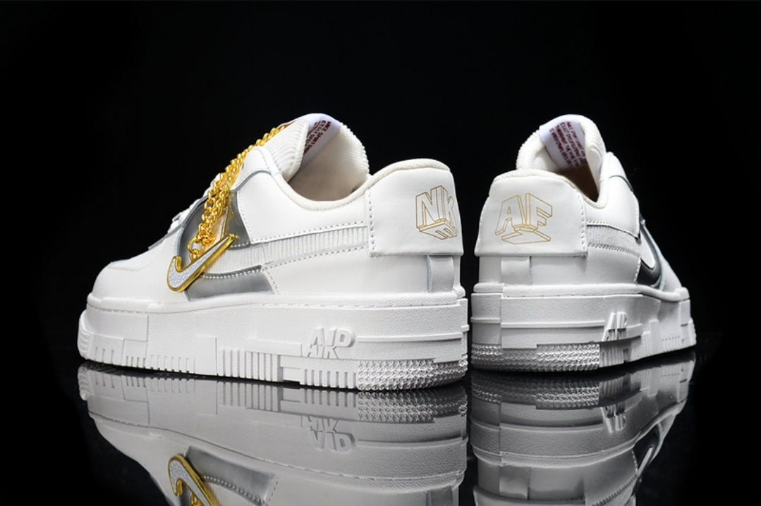 Les baskets Nike Air Force 1 Pixel allient style et performance, créant une expérience unique. Leur design audacieux.pas cher. Le moins cher.