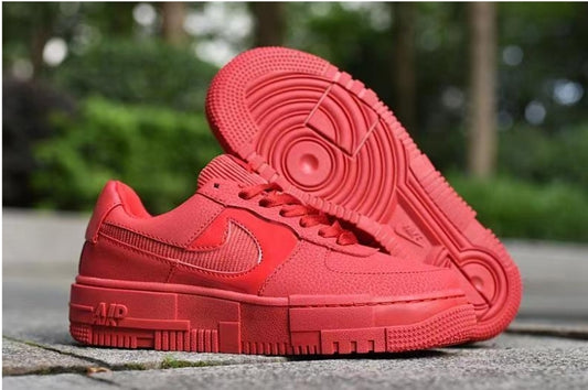 Les baskets Nike Air Force 1 Pixel allient style et performance, créant une expérience unique. Leur design audacieux.pas cher. Le moins cher.