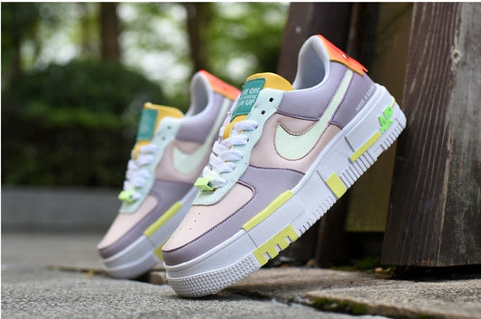 Les baskets Nike Air Force 1 Pixel allient style et performance, créant une expérience unique. Leur design audacieux.pas cher. Le moins cher.