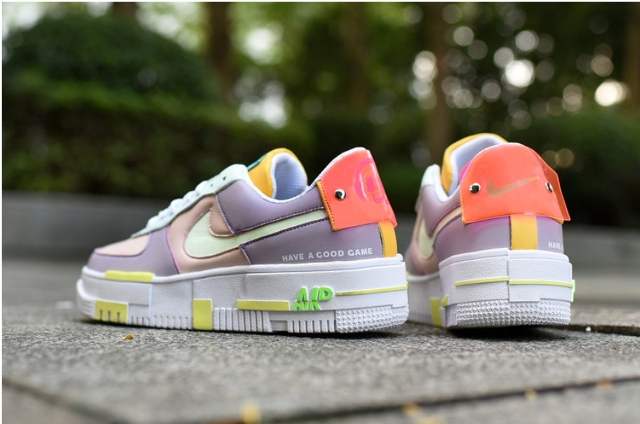 Les baskets Nike Air Force 1 Pixel allient style et performance, créant une expérience unique. Leur design audacieux.pas cher. Le moins cher.