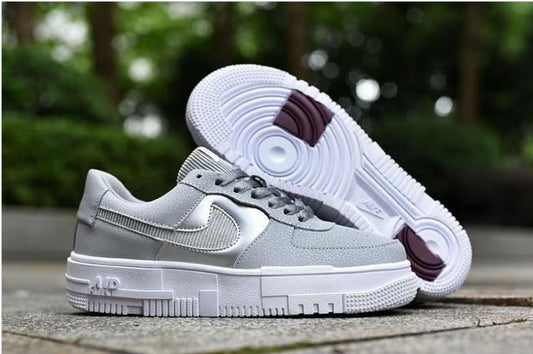 Les baskets Nike Air Force 1 Pixel allient style et performance, créant une expérience unique. Leur design audacieux.pas cher. Le moins cher.