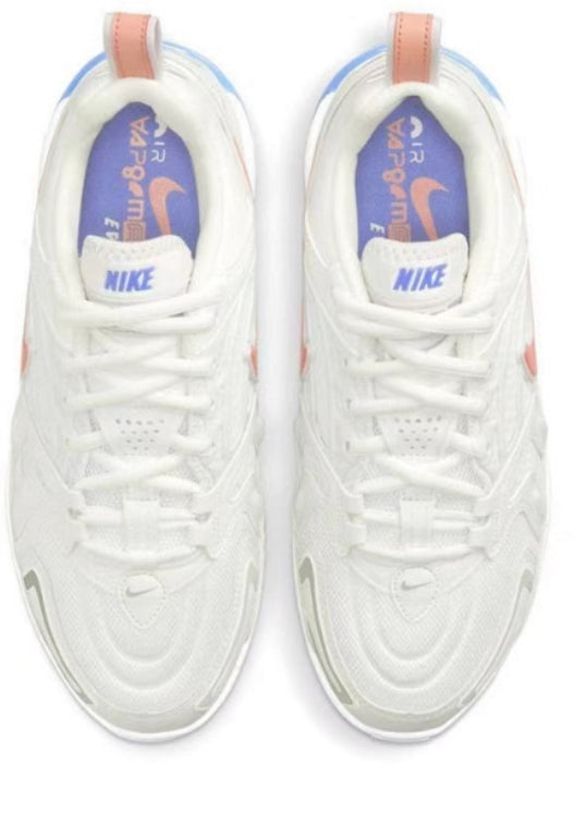 Les baskets Nike Air VaporMax 360 combinent un style rétro et  modernes. Leur design inspiré des années 2000 et leur. Pas cher.le moins Cher.