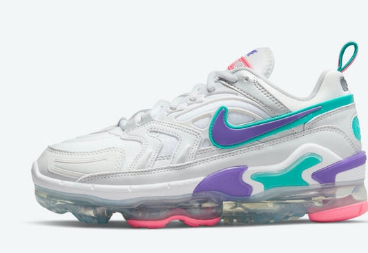 Les baskets Nike Air VaporMax 360 combinent un style rétro et  modernes. Leur design inspiré des années 2000 et leur. Pas cher.le moins Cher.