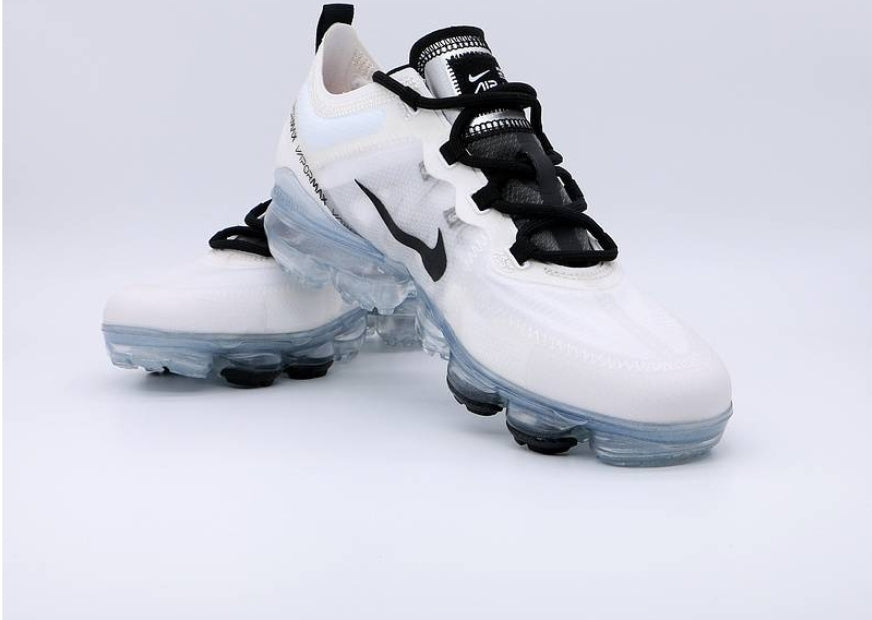 Les baskets Nike Vapormax 2018-2019 incarnent un style audacieux et une performance inégalée, design avant-gardiste 
.pas cher. Le moins cher.
