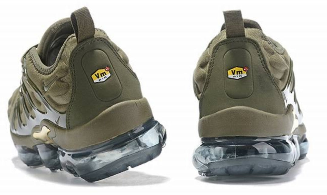 Les baskets Nike Tn Air VaporMax Plus combinent un style audacieux et des performances avancées. design unique innovante.de mode.pas cher.le moins cher.