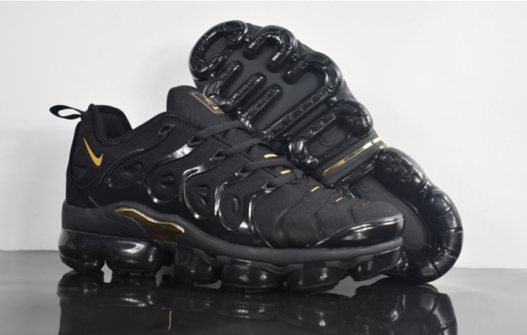 Les baskets Nike Tn Air VaporMax Plus combinent un style audacieux et des performances avancées. design unique innovante.de mode.pas cher.le moins cher.