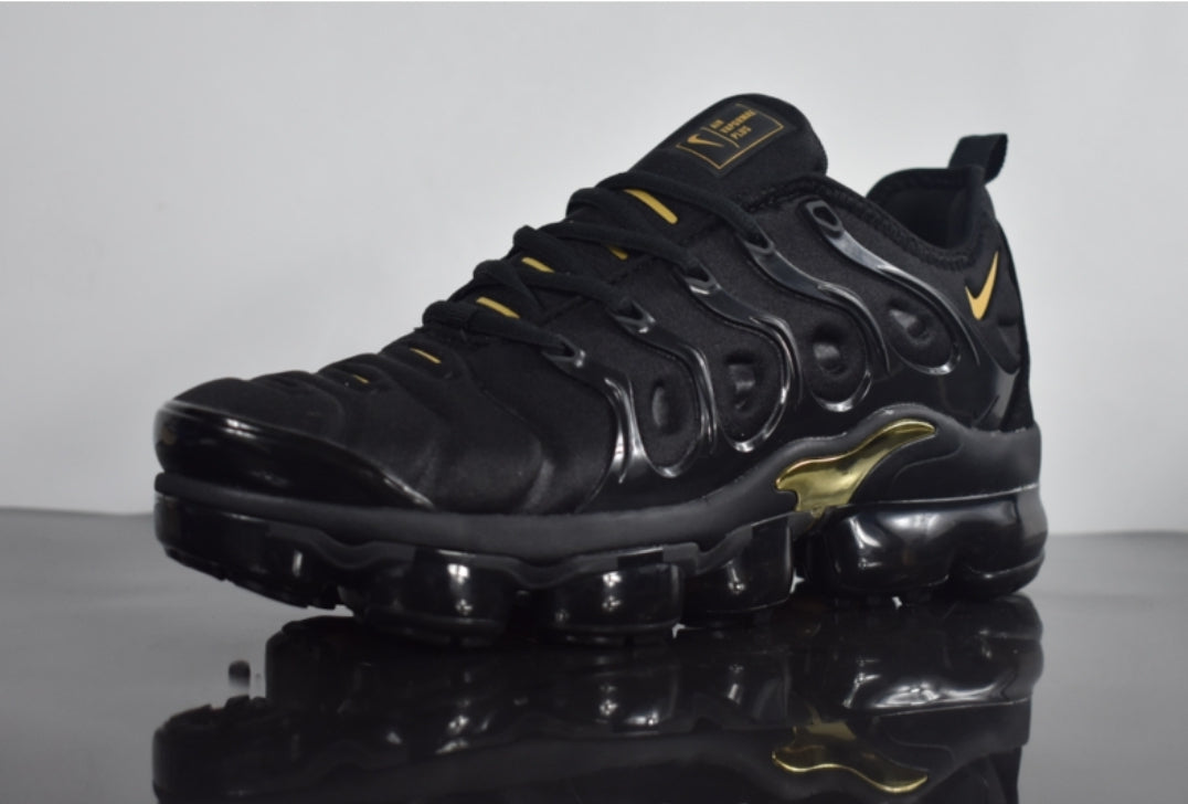 Les baskets Nike Tn Air VaporMax Plus combinent un style audacieux et des performances avancées. design unique innovante.de mode.pas cher.le moins cher.