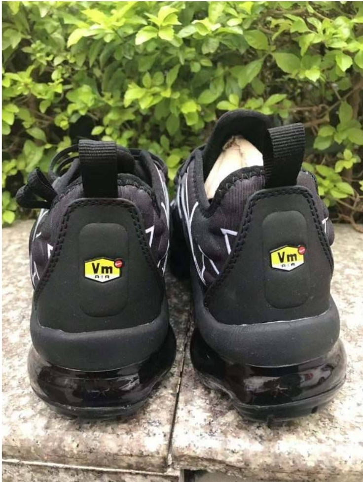 Les baskets Nike Tn Air VaporMax Plus combinent un style audacieux et des performances avancées. design unique innovante.de mode.pas cher.le moins cher.