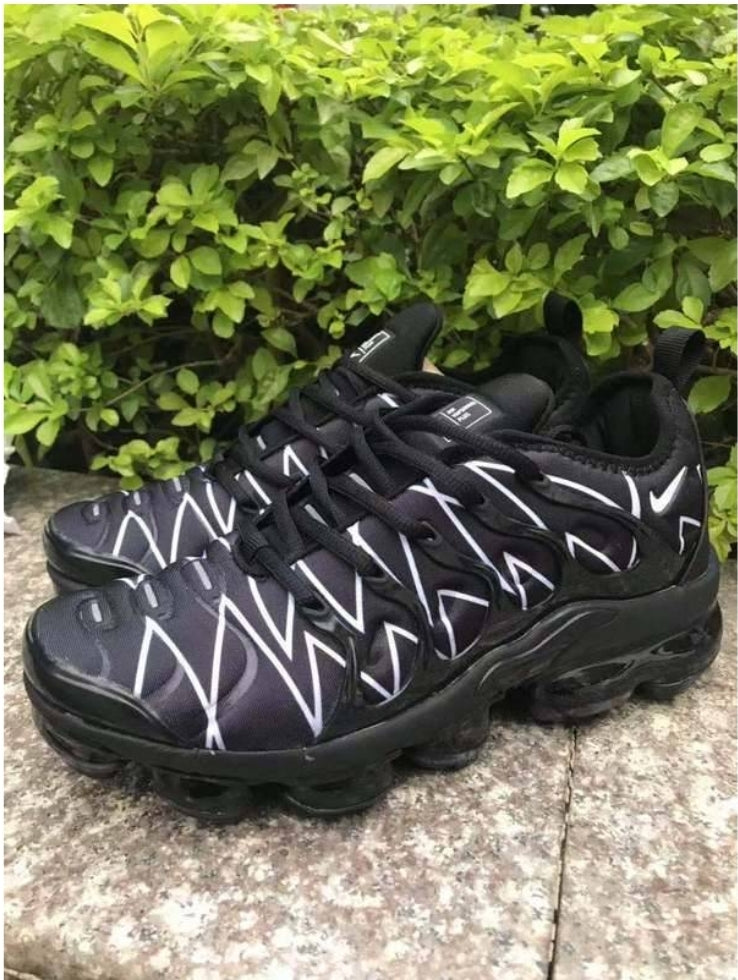 Les baskets Nike Tn Air VaporMax Plus combinent un style audacieux et des performances avancées. design unique innovante.de mode.pas cher.le moins cher.
