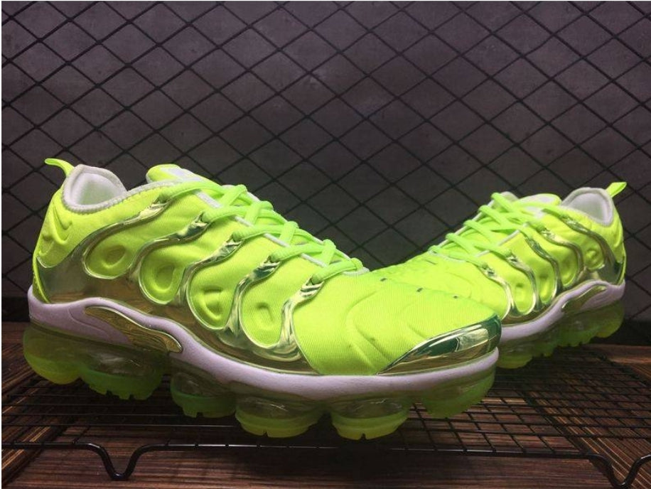 Les baskets Nike Tn Air VaporMax Plus combinent un style audacieux et des performances avancées. design unique innovante.de mode.pas cher.le moins cher.
