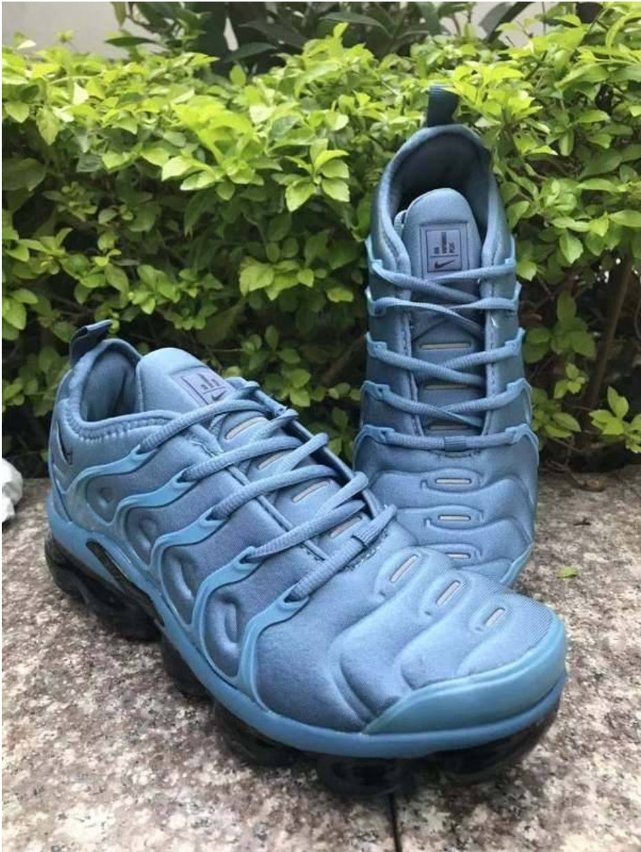 Les baskets Nike Tn Air VaporMax Plus combinent un style audacieux et des performances avancées. design unique innovante.de mode.pas cher.le moins cher.