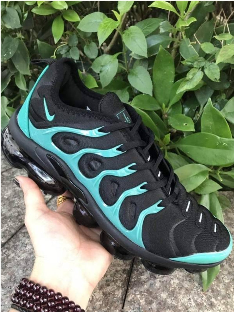Les baskets Nike Tn Air VaporMax Plus combinent un style audacieux et des performances avancées. design unique innovante.de mode.pas cher.le moins cher.