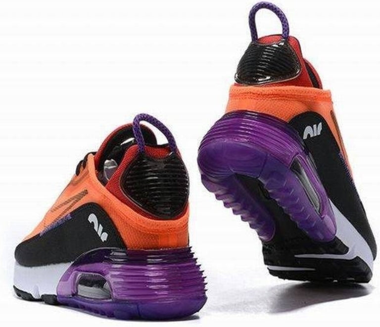 Les baskets Nike Air Max 2090 allient un style futuriste et une innovation technique avancée. Leur design audacieux.pas cher. Le moins cher.