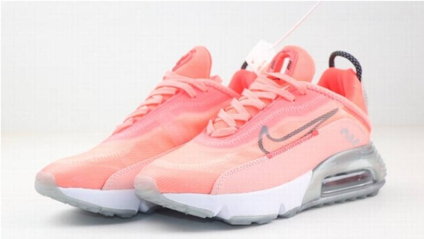 Les baskets Nike Air Max 2090 allient un style futuriste et une innovation technique avancée. Leur design audacieux.pas cher. Le moins cher.