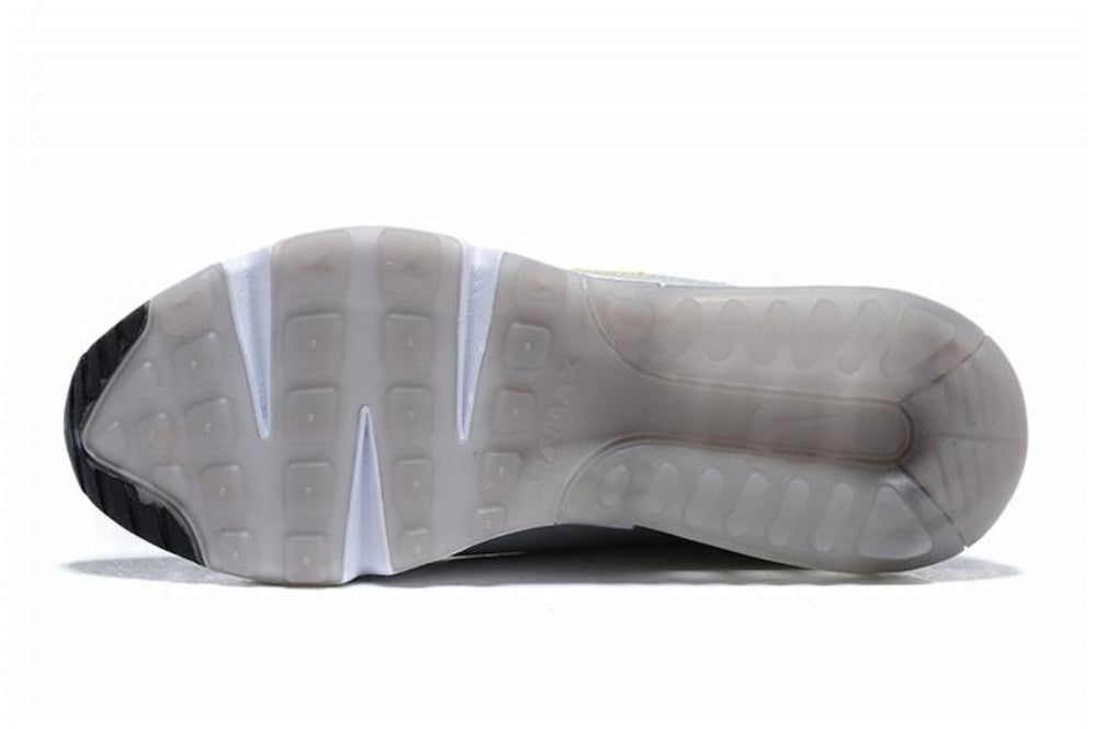 Les baskets Nike Air Max 2090 allient un style futuriste et une innovation technique avancée. Leur design audacieux.pas cher. Le moins cher.