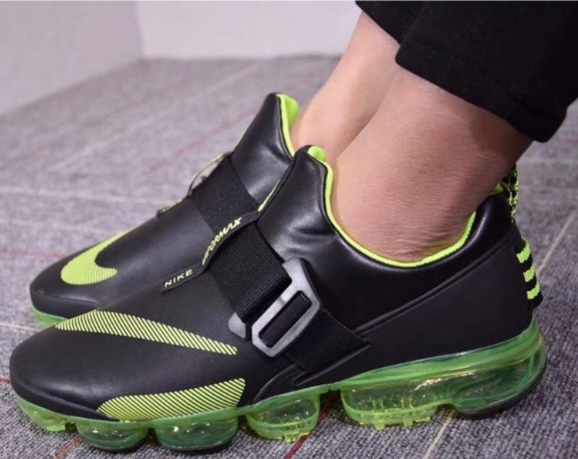 Les baskets Nike Air 2019 combinent style moderne et performance de pointe. Leur design élégant attire tous les regards. Dotées d'une empeigne en mesh respirant.pas cher. Le moins cher.
