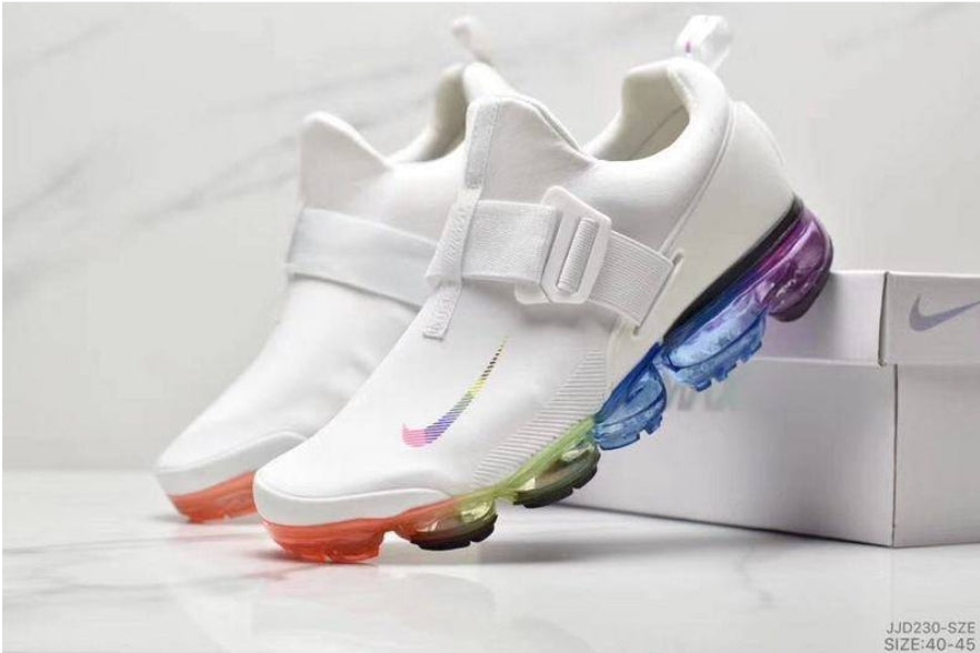 Les baskets Nike Air 2019 combinent style moderne et performance de pointe. Leur design élégant attire tous les regards. Dotées d'une empeigne en mesh respirant.pas cher. Le moins cher.