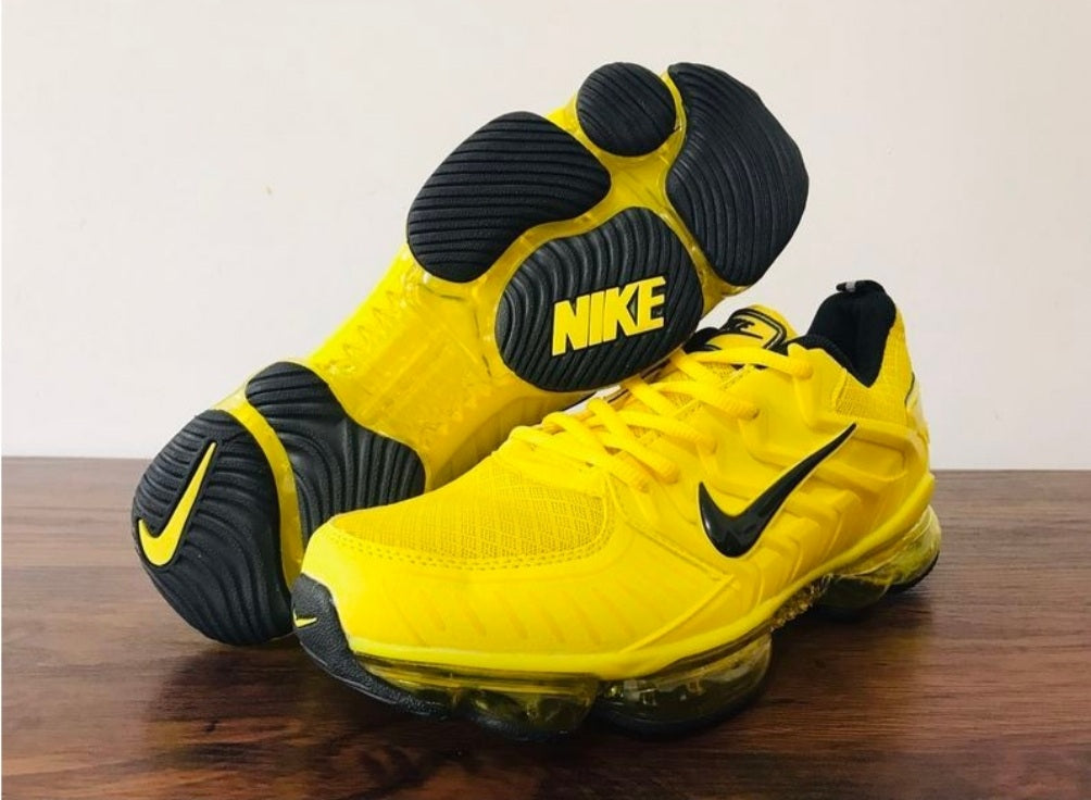 Les baskets Nike Air 2019 combinent style moderne et performance de pointe. Leur design élégant attire tous les regards. Dotées d'une empeigne en mesh respirant.pas cher. Le moins cher.