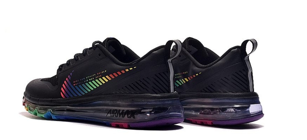 Les baskets Nike Air Shox 2020 allient style moderne et performance avancée. Leur design audacieux et innovant capte l’attention. Pas cher.le moins cher.