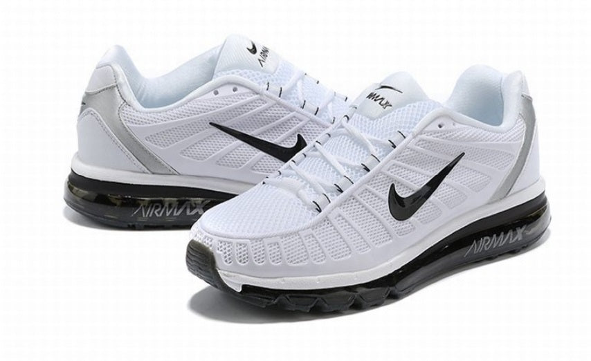 Les baskets Nike Air Shox 2020 allient style moderne et performance avancée. Leur design audacieux et innovant capte l’attention. Pas cher.le moins cher.