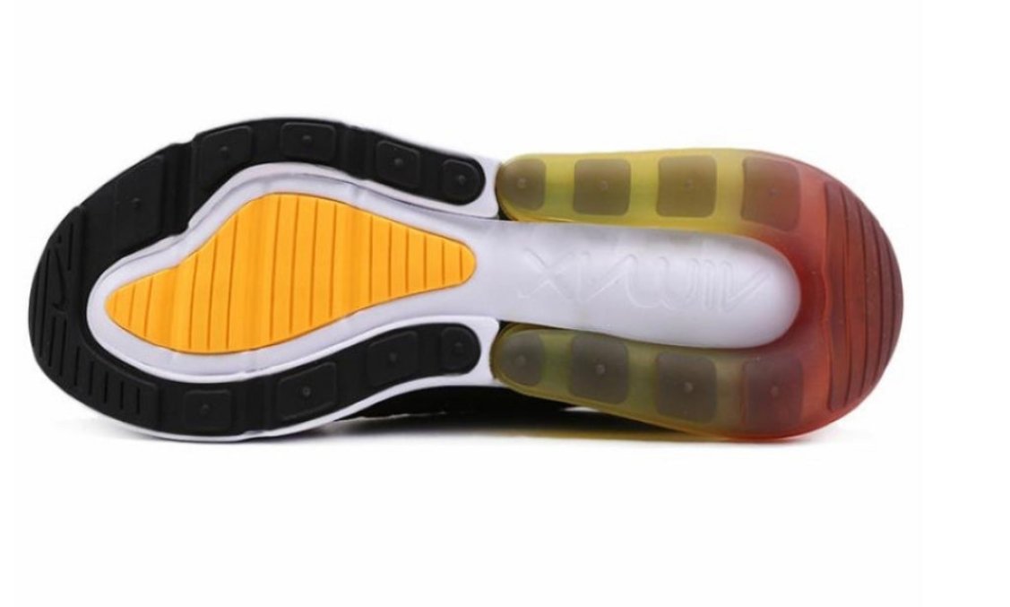 Les Baskets Nike Air Max 270 plus combinent un design élégant et une technologie de pointe. moderne et leur sur toute la longueur.pas cher. Le moins cher.