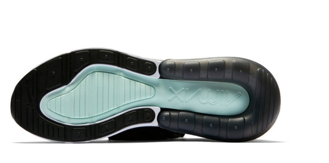 Les Baskets Nike Air Max 270 plus combinent un design élégant et une technologie de pointe. moderne et leur sur toute la longueur.pas cher. Le moins cher.