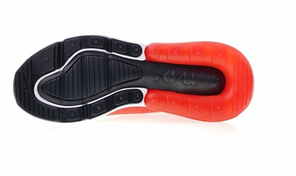 Les Baskets Nike Air Max 270 plus combinent un design élégant et une technologie de pointe. moderne et leur sur toute la longueur.pas cher. Le moins cher.