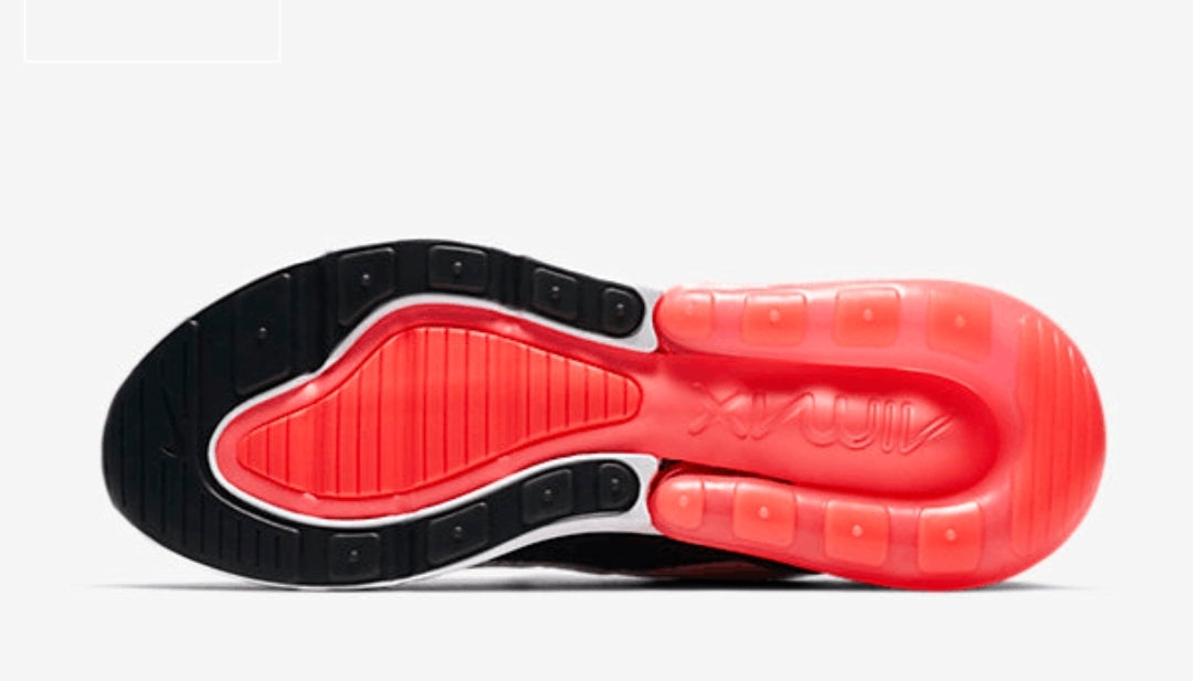 Les Baskets Nike Air Max 270 plus combinent un design élégant et une technologie de pointe. moderne et leur sur toute la longueur.pas cher. Le moins cher.