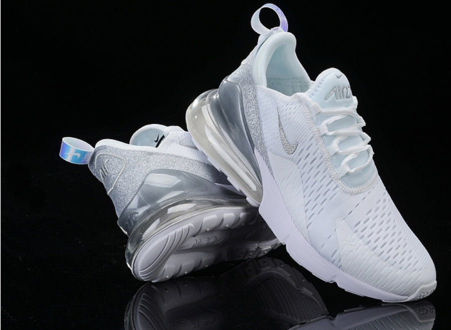 Les Baskets Nike Air Max 270 plus combinent un design élégant et une technologie de pointe. moderne et leur sur toute la longueur.pas cher. Le moins cher.