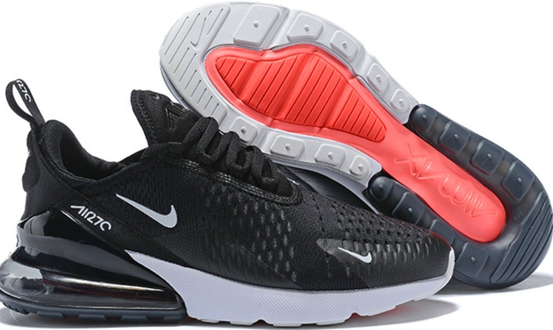 Les Baskets Nike Air Max 270 plus combinent un design élégant et une technologie de pointe. moderne et leur sur toute la longueur.pas cher. Le moins cher.
