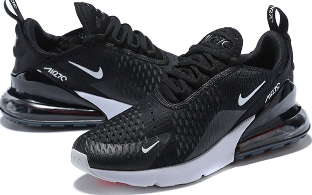 Les Baskets Nike Air Max 270 plus combinent un design élégant et une technologie de pointe. moderne et leur sur toute la longueur.pas cher. Le moins cher.