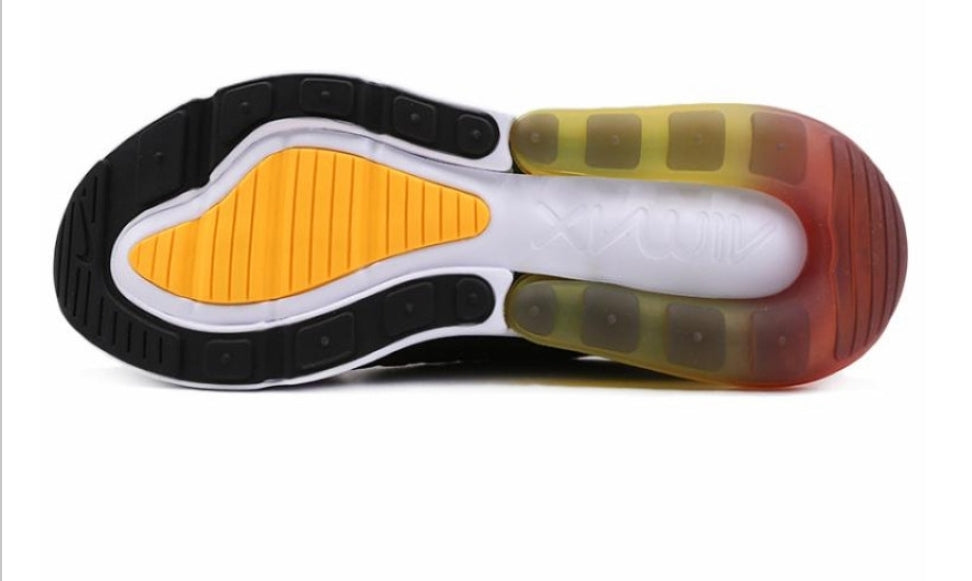 Les Baskets Nike Air Max 270 plus combinent un design élégant et une technologie de pointe. moderne et leur sur toute la longueur.pas cher. Le moins cher.