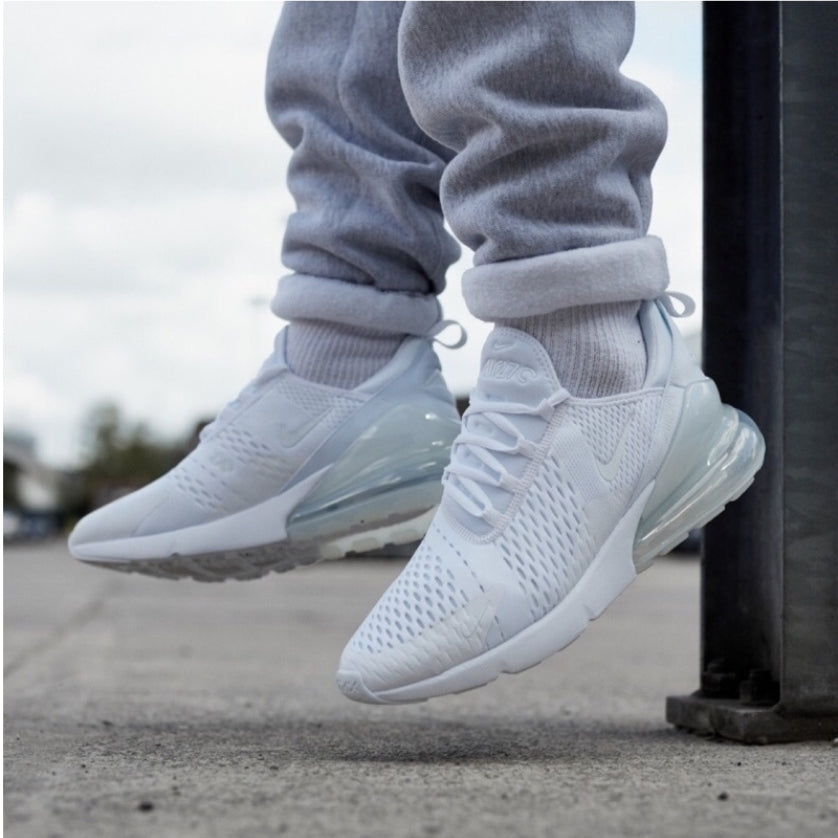 Les Baskets Nike Air Max 270 plus combinent un design élégant et une technologie de pointe. moderne et leur sur toute la longueur.pas cher. Le moins cher.