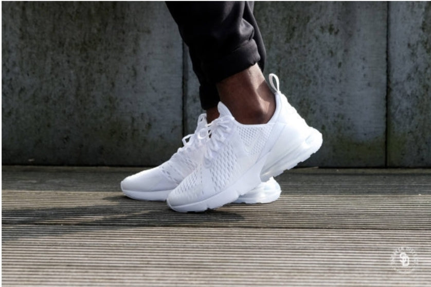 Les Baskets Nike Air Max 270 plus combinent un design élégant et une technologie de pointe. moderne et leur sur toute la longueur.pas cher. Le moins cher.