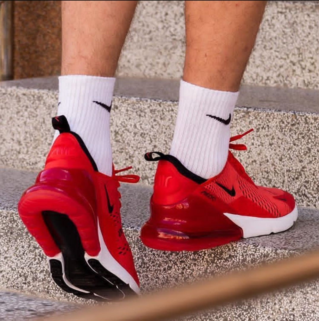 Les Baskets Nike Air Max 270 plus combinent un design élégant et une technologie de pointe. moderne et leur sur toute la longueur.pas cher. Le moins cher.